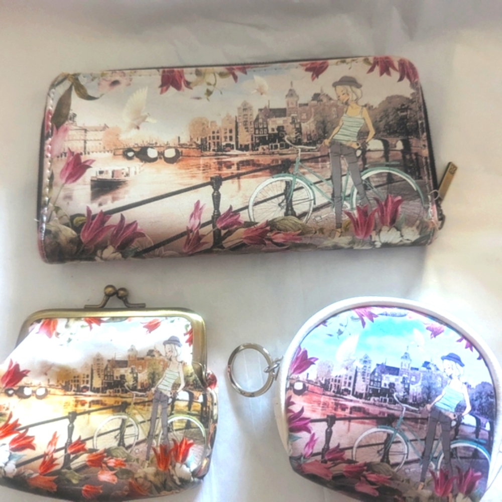 Robin Ruth - Amsterdam Scarlet Zippered Tote, Wallet, and 2 coin purses